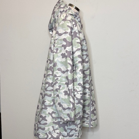 Nuage size 3X Women's Camouflage Hooded Utility Jacket - Picture 7 of 8